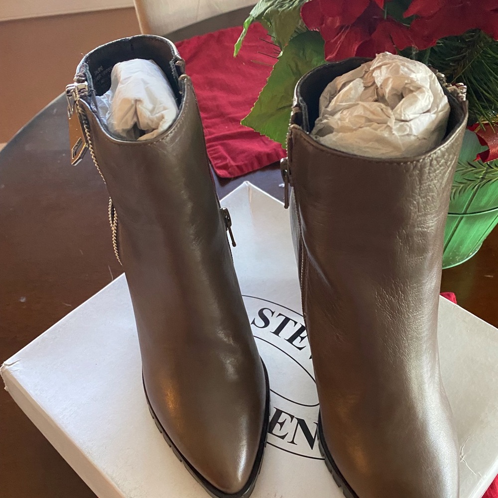 NEW Steve Madden Koraa Booties - Picture 3 of 8